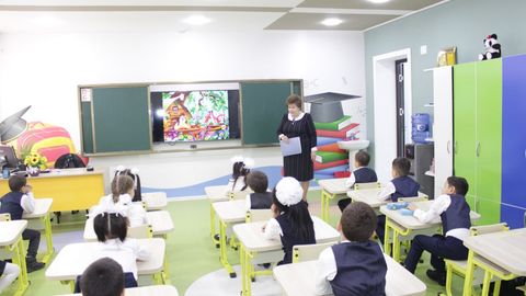 O&lsquo;zbekistondagi maktablarda qancha o&lsquo;qituvchi dars berayotgani maʼlum qilindi