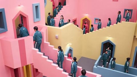 Nima uchun &ldquo;Kalmar o&lsquo;yini&rdquo;dagi&nbsp;labirint-zinapoya&nbsp;rejissyor va operatorlar uchun bosh og&lsquo;rig&lsquo;iga aylangan?