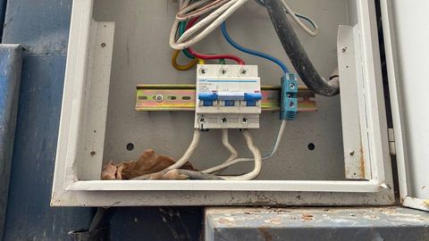 Namangandagi korxona salkam 350 mln so&lsquo;mlik elektrdan noqonuniy foydalangani aniqlandi&nbsp;