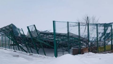 В Джизакской области обрушилась крыша школьного стадиона, построенного за 1,1 млрд сумов