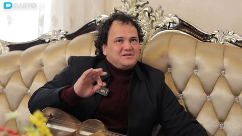 &ldquo;Odamlarning o&lsquo;zi shuni so&lsquo;raydi&rdquo;. Hofiz O&lsquo;lmas Olloberganov voha to&lsquo;ylaridagi holatlar va bilimsiz xonandalar haqida gapirdi (video)