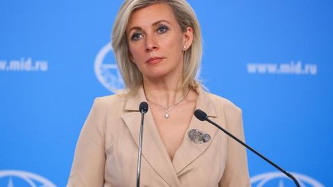 “Трамп ва вице-президент бу аҳмоқнинг башарасига мушт туширмагани вазминликнинг олий намунасидир” — Мария Захарова Зеленский ҳақида