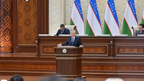 Prezident suv, gaz, elektrga ulanish, subsidiya, pensiya kabi masalalarda onlayn javob oladigan tizim bo&lsquo;lishi kerakligini aytdi