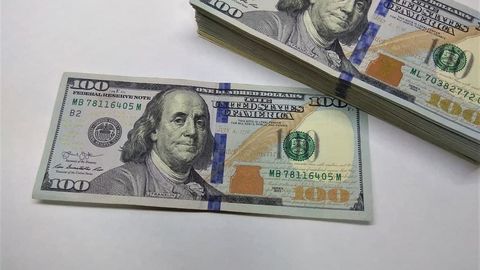 Ўзбекистонда доллар курси бир кунлик пастлашдан сўнг яна кўтарилди