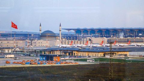 Узбекистанцев в Турции призвали не перевозить багаж незнакомцев
