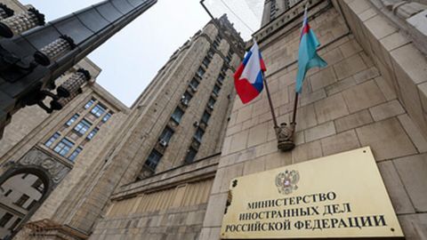 Rossiya ikki nafar britaniyalik diplomatni ayg&lsquo;oqchilikda ayblab, o&lsquo;z hududidan chiqarib yubormoqda