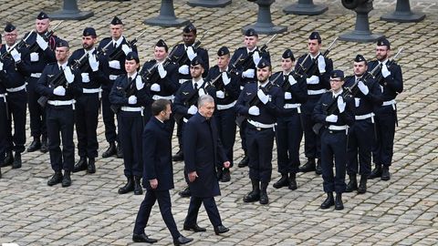 President Mirziyoyev welcomed at Les Invalides in Paris as state visit to France begins (Photo)