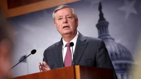 Amerikalik senator Rossiyani sulhga rozi bo&lsquo;lishga chaqirib, sanksiyalar bilan tahdid qildi