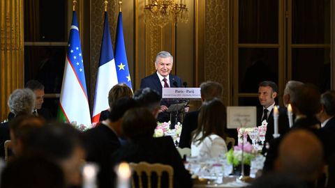 Елисей саройида Ўзбекистон президенти шарафига қабул маросими бўлиб ўтди (фото)