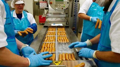 Volkswagen побил рекорд продаж, но не в автопроме