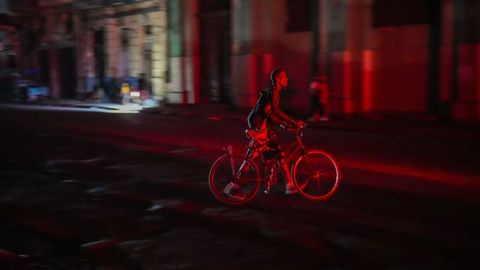 Kubada butun mamlakat bo&lsquo;ylab elektr uzilishi sodir bo&lsquo;ldi