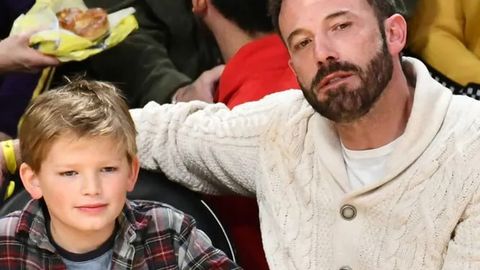 Gollivud yulduzi Ben Afflek o&lsquo;g&lsquo;liga 6 ming dollarlik krossovkani olib berishdan bosh tortdi