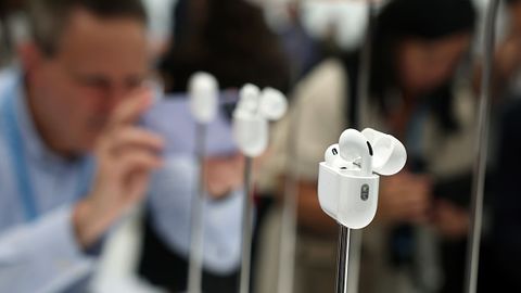 Apple quloqchinlarga sinxron tarjima funksiyasini qo&lsquo;shadi