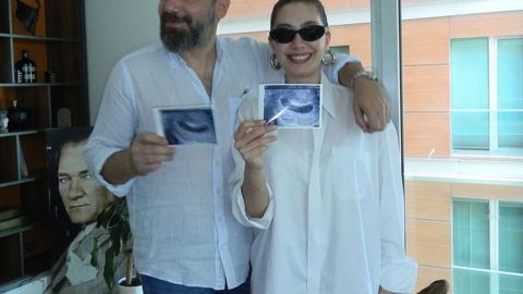 &ldquo;Sevgi iztirobi&rdquo; seriali yulduzi Neslihan Atagul ilk marta o&lsquo;g&lsquo;li bilan ko&lsquo;rinish berdi