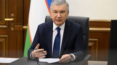 Prezident masʼullarga ichki yo&lsquo;llarni taʼmirlash va mahallalarda energiya taʼminotini yaxshilash bo&lsquo;yicha topshiriq berdi