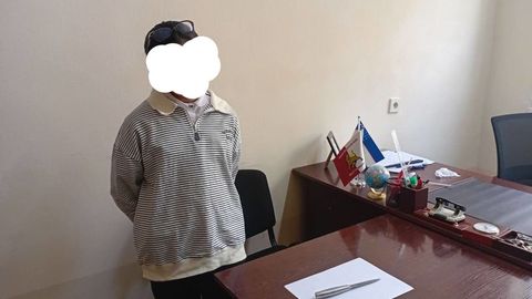 Buxoroda o&lsquo;quvchilar maktabga sovuq qurol olib kelgani aniqlandi