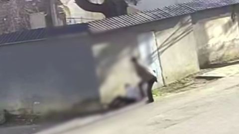 Toshkentda ruhiy kasal bo&lsquo;lgan shaxs 12 yoshli qizga tashlandi