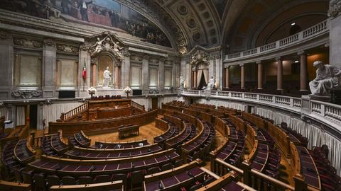 Portugaliya prezidenti parlamentni tarqatib yubordi va yangi saylov muddatini belgiladi&nbsp;