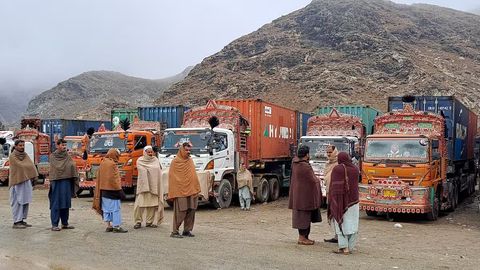 Pakistan, Afghanistan reopen border crossing after month-long closure&nbsp;