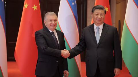 Si Szinpin Shavkat Mirziyoyevni Navro&lsquo;z bilan tabrikladi