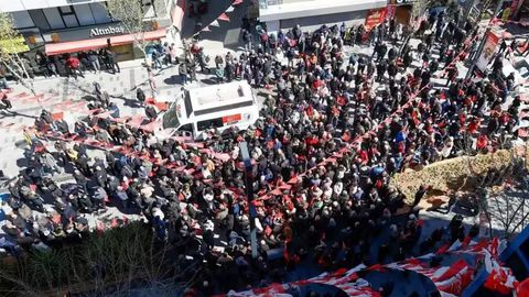 Turkiyada Imomo&lsquo;g&lsquo;lining qamoqqa olinishiga qarshi aksiyalarga taqiqlar joriy etildi