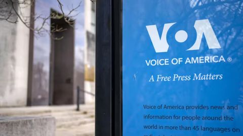 &ldquo;Amerika ovozi&rdquo; xodimlari Tramp ma&rsquo;muriyatini sudga berdi