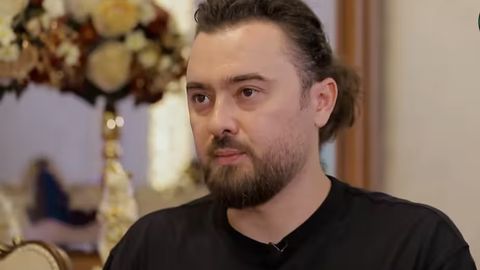 &ldquo;O&lsquo;n yil birga tuz yegan odam bizni sudga berdi&rdquo;. Xonanda Farhod Sulaymonov shoir Bobur Bobomurod bilan bo&lsquo;lgan kelishmovchilik haqida&nbsp;&nbsp;