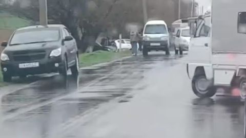 Toshkent viloyatida ikkita yengil va bitta yuk mashinasi ishtirokida YTH sodir bo&lsquo;ldi