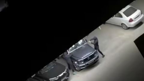 Toshkentda o&lsquo;z &ldquo;Gelik&rdquo;ining oynasini sindirgan er-xotin sud qilindi (video)