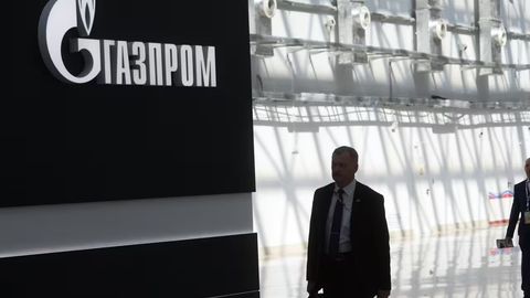&ldquo;Gazprom&rdquo; rekord zarar tufayli xodimlarini qisqartirib, aktivlarini sotmoqchi &mdash; FT