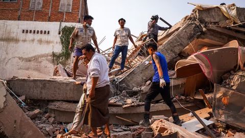 Myanmadagi zilzila qurbonlari 1,7 mingdan oshdi (foto)&nbsp;