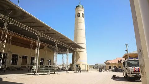 Izboskandagi masjidda halok bo&lsquo;lganlarning yaqinlariga moddiy yordam berildi