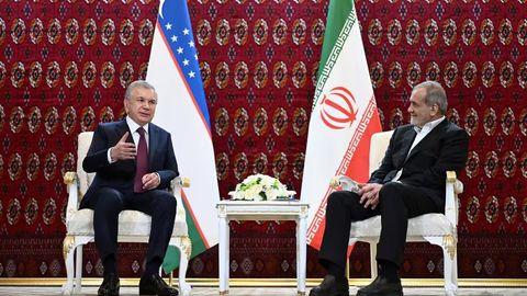 Ўзбекистон ва Эрон президентлари икки томонлама муносабатларни ривожлантиришни муҳокама қилди