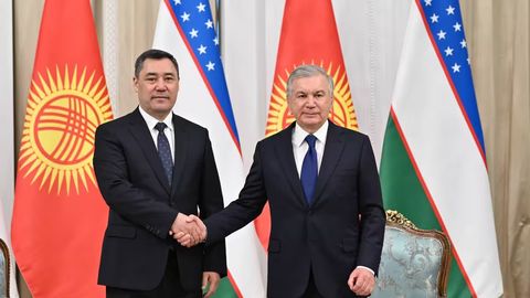 Шавкат Мирзиёев Садир Жапаров билан транспорт ва энергетика соҳаларида кооперация лойиҳаларини жадаллаштириш масаласини кўриб чиқди