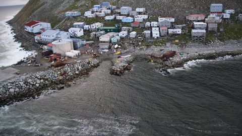 Alyaskadagi orol aholisi Rossiya bosib olinishidan xavotirlanib, rus tilini o&lsquo;rganishni boshladi