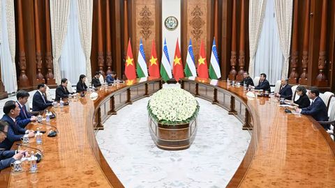 Shavkat Mirziyoyev Vyetnam Milliy majlisi raisi bilan turizmni vizasiz tartibni joriy qilish orqali rivojlantirish masalasini muhokama qildi