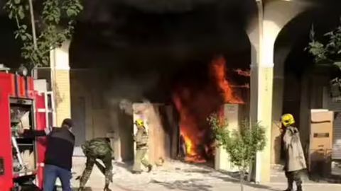 Chorsudagi do&lsquo;konlardan birida yong&lsquo;in chiqdi (video)&nbsp;
