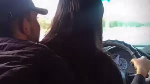 Surxondaryoda sevgilisini quchog&lsquo;iga o&lsquo;tqizib, mashina boshqargan haydovchiga chora ko&lsquo;rildi (video)