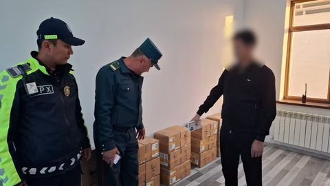 Namanganda YPX xodimlari hujjatlarsiz olib&nbsp;ketilayotgan 360 ta iPhone&rsquo;ni aniqladi