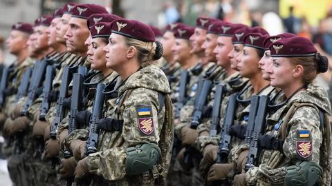 Zelenskiy ofisi ayollarni&nbsp;armiyaga majburiy chaqirishni taklif qildi