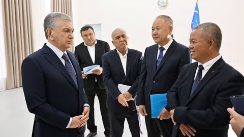 Президент Андижонда инвестиция лойиҳаларини амалга оширишни режалаштираётган хорижий компаниялар вакиллари билан учрашди