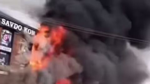 Xorazmda uch qavatli savdo do&lsquo;konida yong&lsquo;in chiqdi (video)&nbsp;