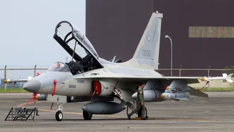 Миср &ldquo;корейсча&rdquo; F-16 самолётидан юзта сотиб олмоқчи