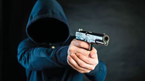 В Ташкенте гражданин пытался ограбить банк с игрушечным пистолетом (видео)
