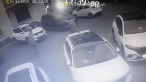 В Ташкенте мужчина напал на граждан с ножом &ndash; видео