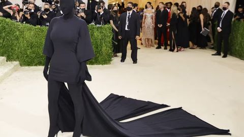 Телефон ва болаларсиз: Met Gala&rsquo;нинг ҳатто жаҳон юлдузлари ҳам сўзсиз амал қиладиган 8 та қатъий қоидаси