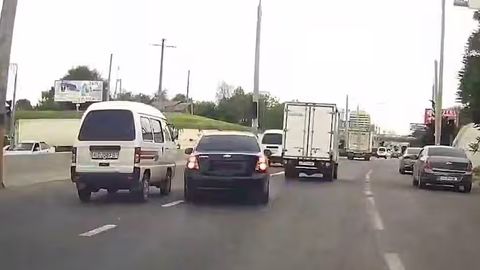 Тошкентда ЙПХдан қочганлар Gentra&rsquo;да нечта автомобилни шикастлагани маълум қилинди
