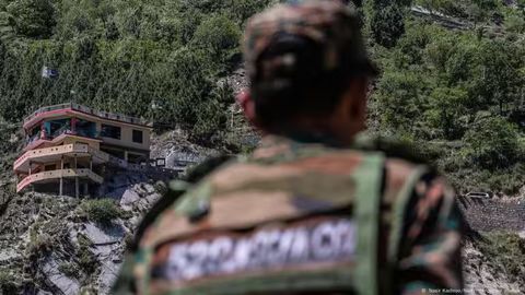 Военные Пакистана и Индии открыли огонь на границе