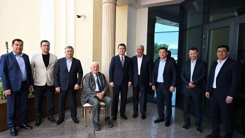 Шерзод Асадов МТРК фахрийлари ва устоз журналистлар йиғилган тадбирда қатнашди