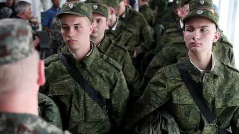 Rossiya armiyasiga har oyda 30-40 ming kishi yollanmoqda &mdash; NATO razvedkasi